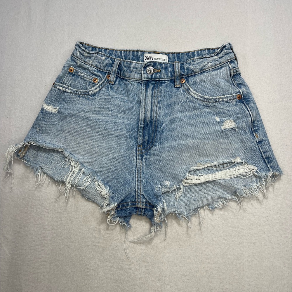 Zara Women’s Distressed Denim Cutoff Shorts Light Wash Size 4
